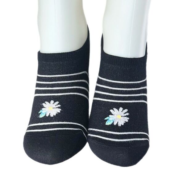 Black Daisy No-Show Socks - Picture 3 of 6